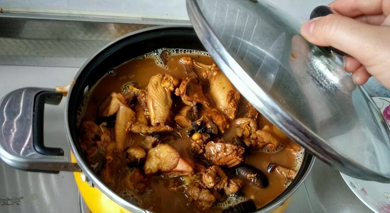 炖鸡肉别直接焯水教你正确做法,炖鸡肉不腥不柴的秘诀