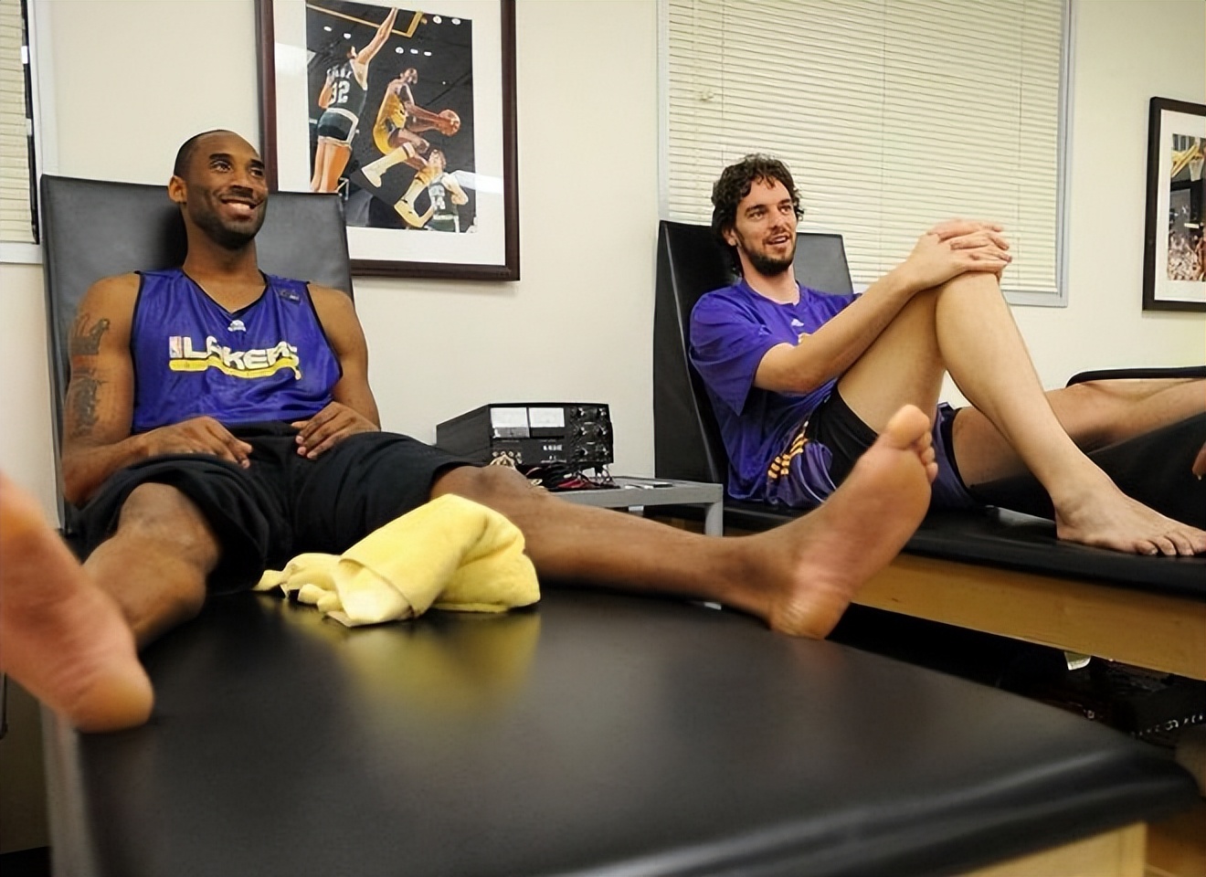 湖人16号球衣加索尔,湖人16年荣誉出场服