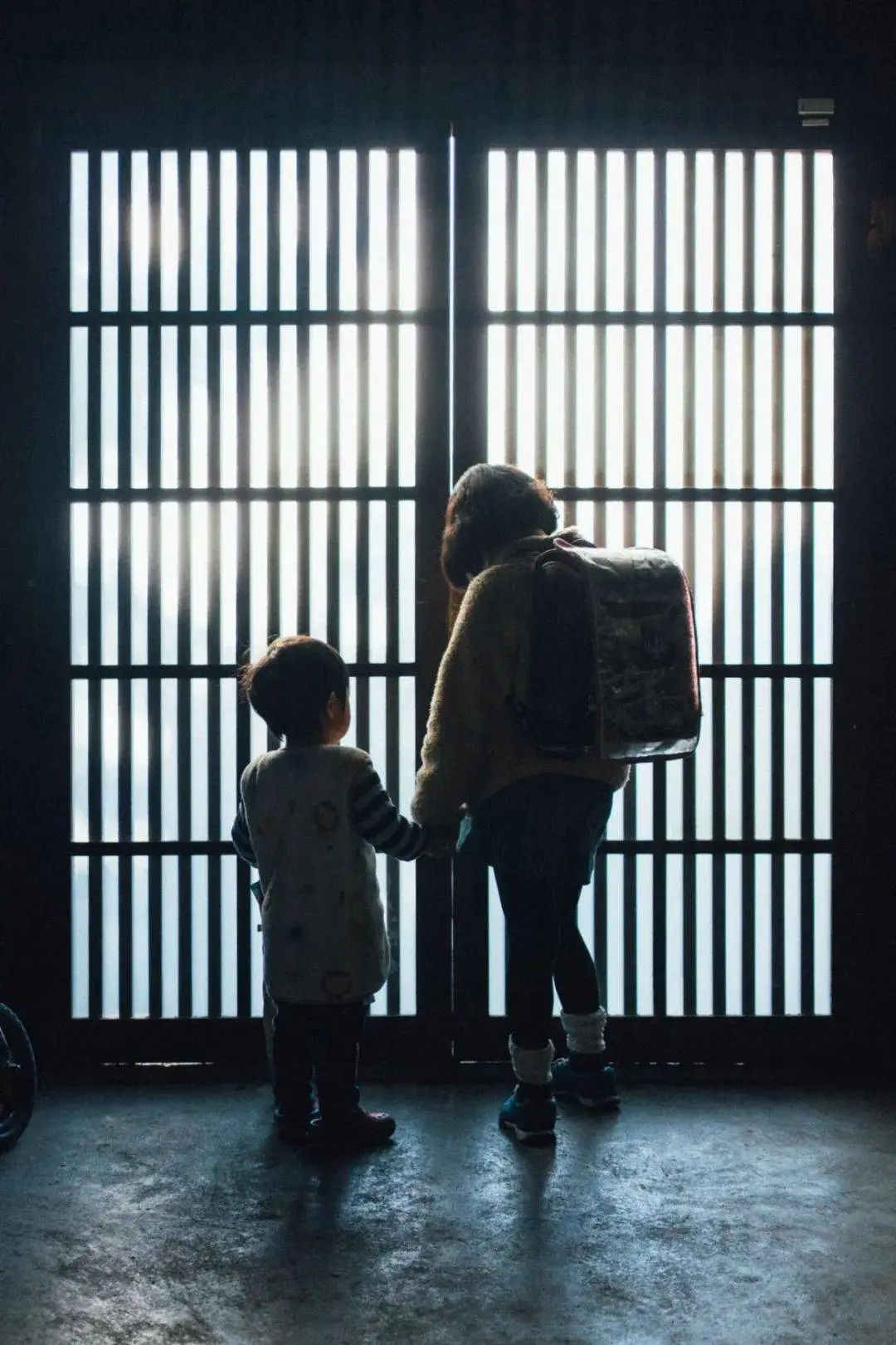 爸爸拍坏人女儿却被偷走完整版,日本爸爸偷拍孩子