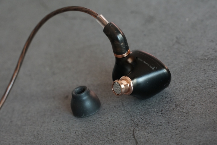 百元耳机和千元耳机对比,百元级耳机和千元级耳机的区别