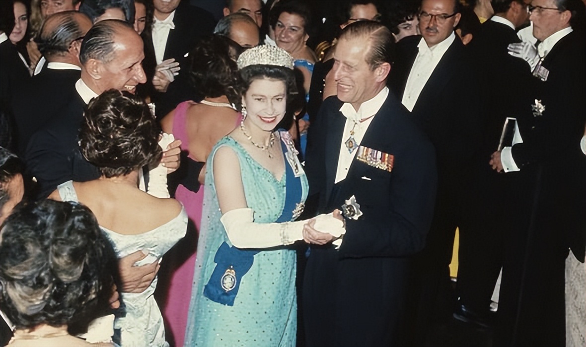 凯特参加威廉婚礼照片,凯特威廉甜蜜瞬间