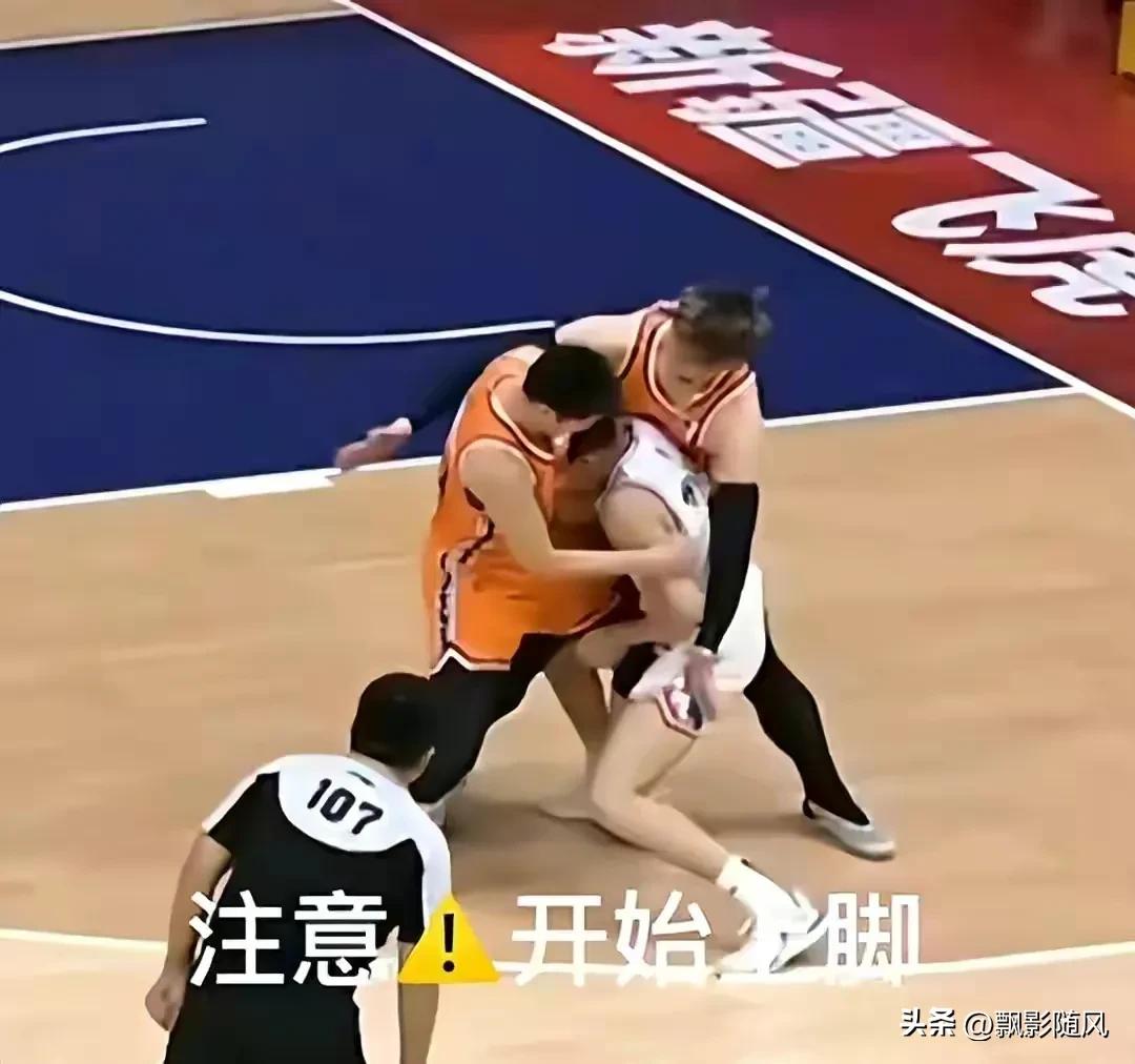 齐麟拿球砸裁判禁赛,齐麟怒砸裁判被驱逐后续