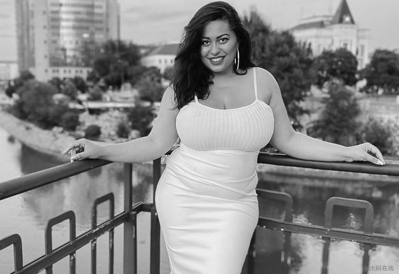 罗马尼亚大码模特科斯蒂娜·蒙泰亚努（Costina·Munteanu）