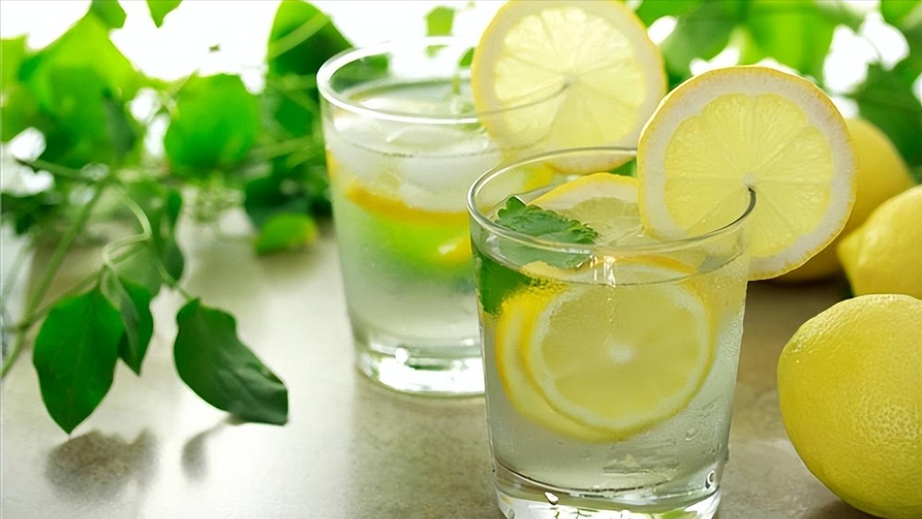 喝柠檬能预防癌症吗,柠檬能抗癌症是真的吗