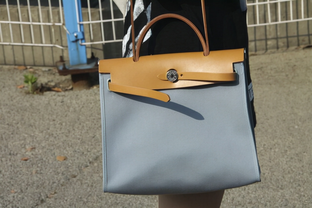 爱马仕斜挎包hermes,爱马仕入门款herbag锁头