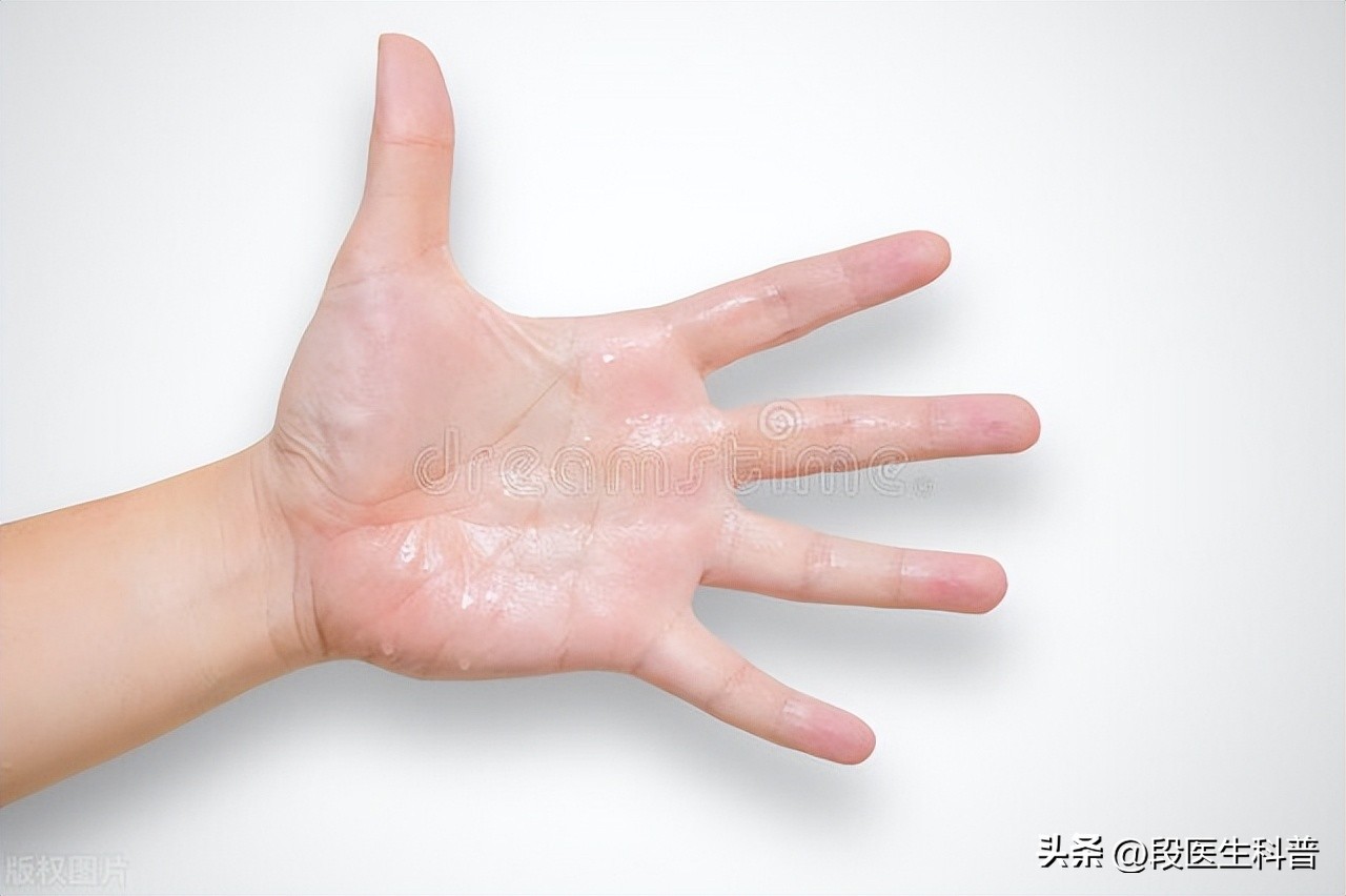 手心有汗不敢和男朋友握手,手心出汗怎么根除