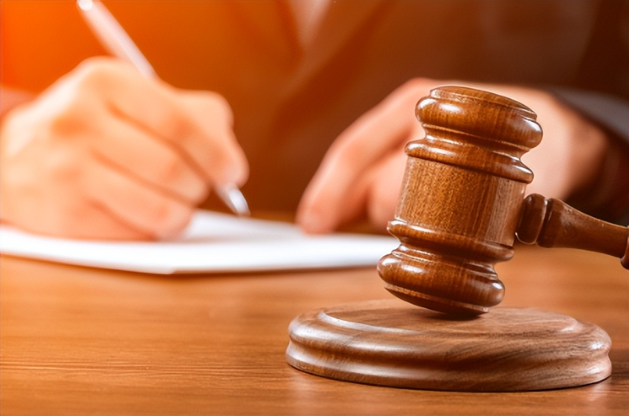 北京京尹律所：利用职务便利，骗取国家养老保险金的，构成贪污罪