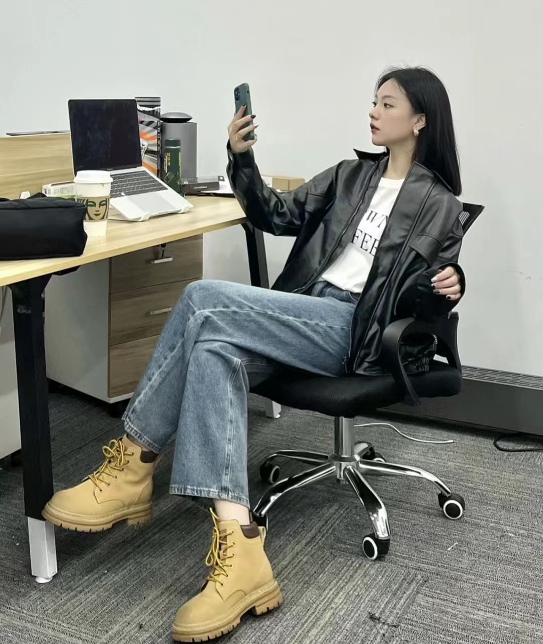 皮衣怎么搭配衣服女秋冬,2020洋气套装皮衣