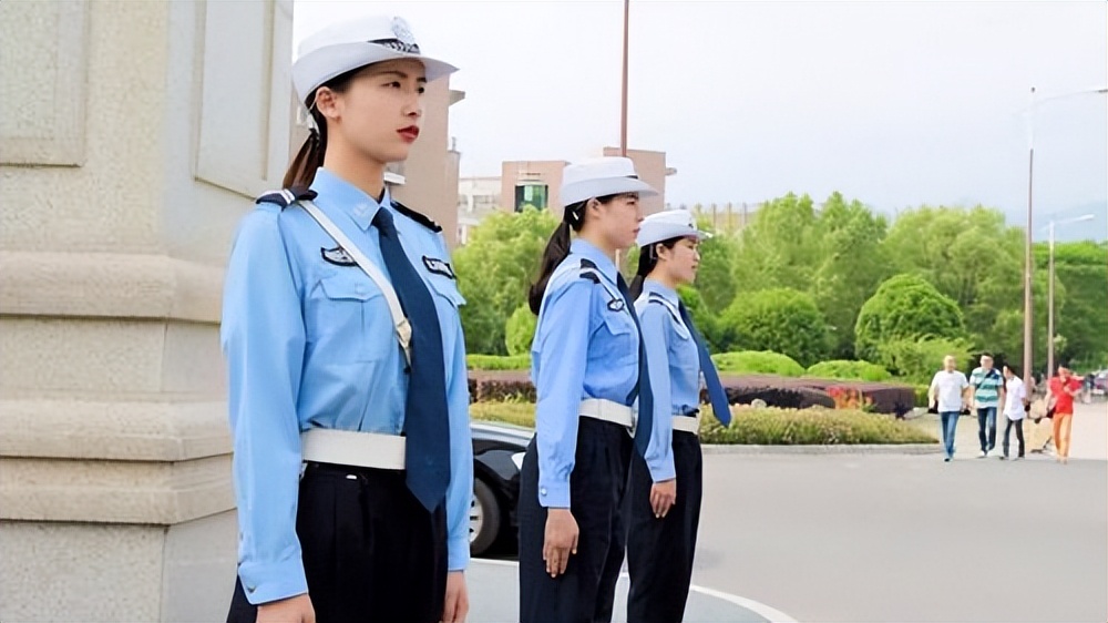 含有girl的英语词组,关于girl的词组