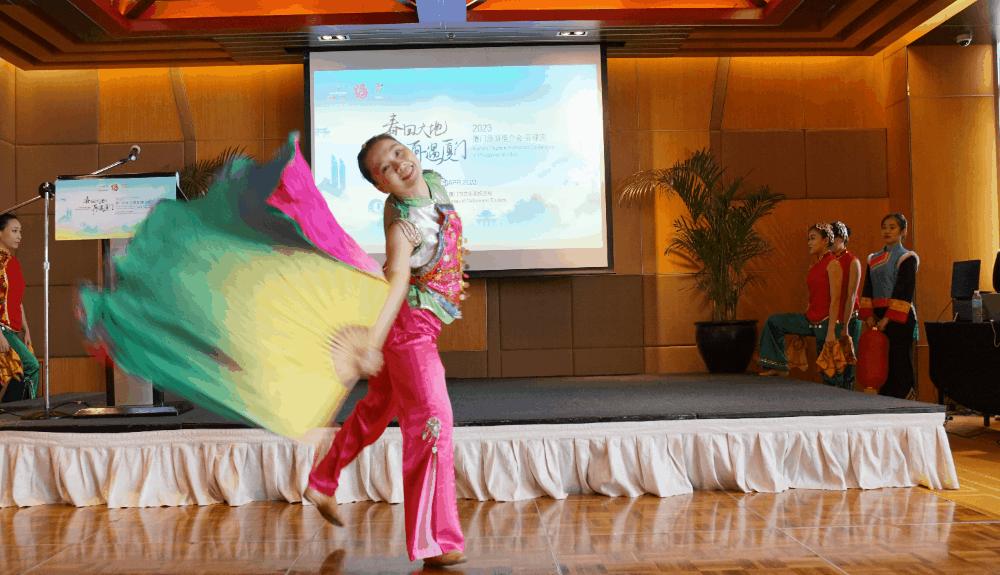 五一回到老家农村图片,五一回老家亲戚团聚