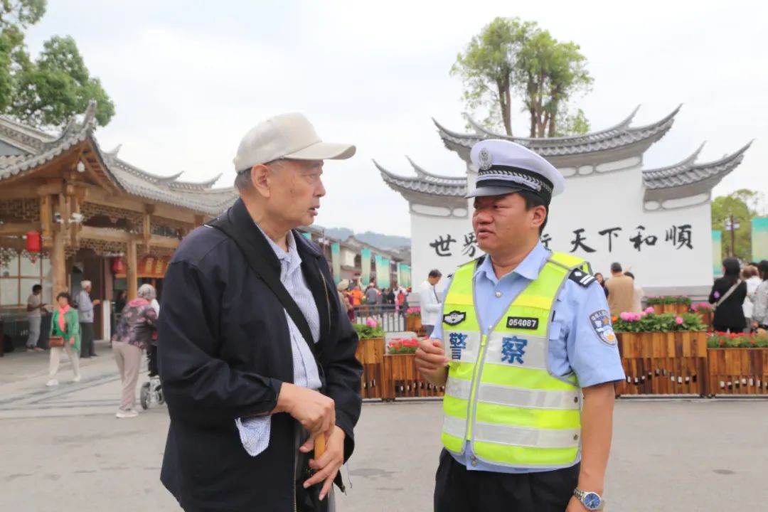 腾冲交警“五项措施”圆满完成“5·19中国旅游日”交通安保工作