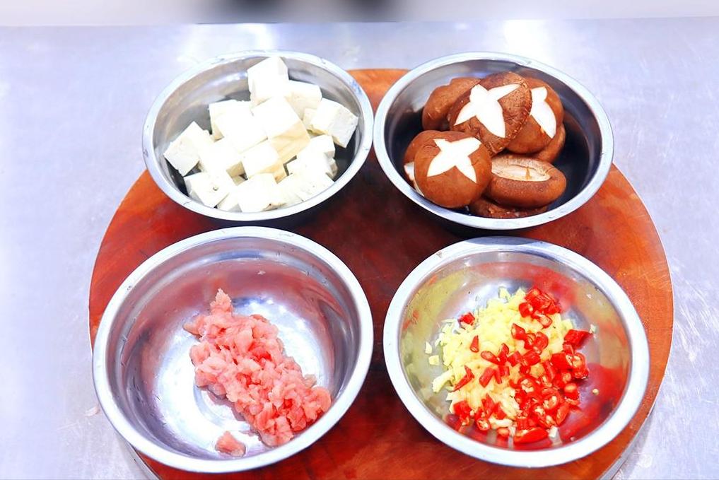 疫情囤菜要囤不喜欢吃的菜,疫情期间多囤口粮