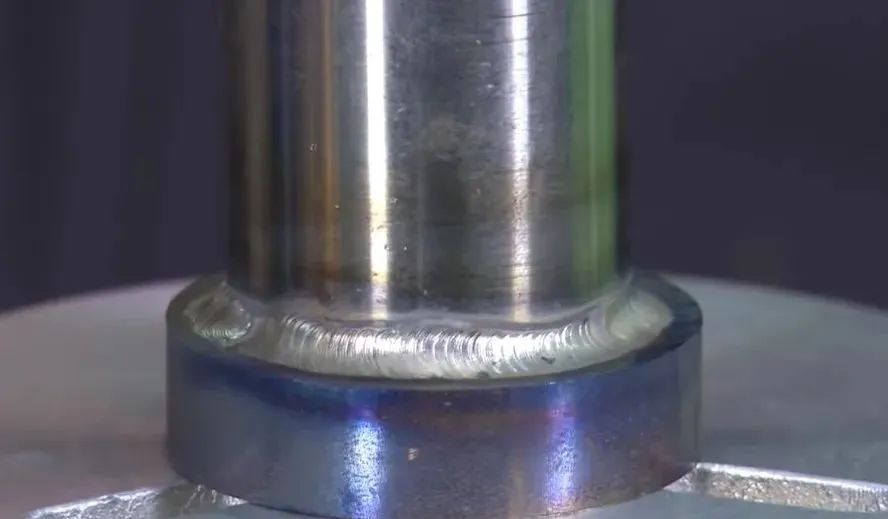 不锈钢焊接电流要比碳钢低多少,碳钢与不锈钢焊接会存在什么问题