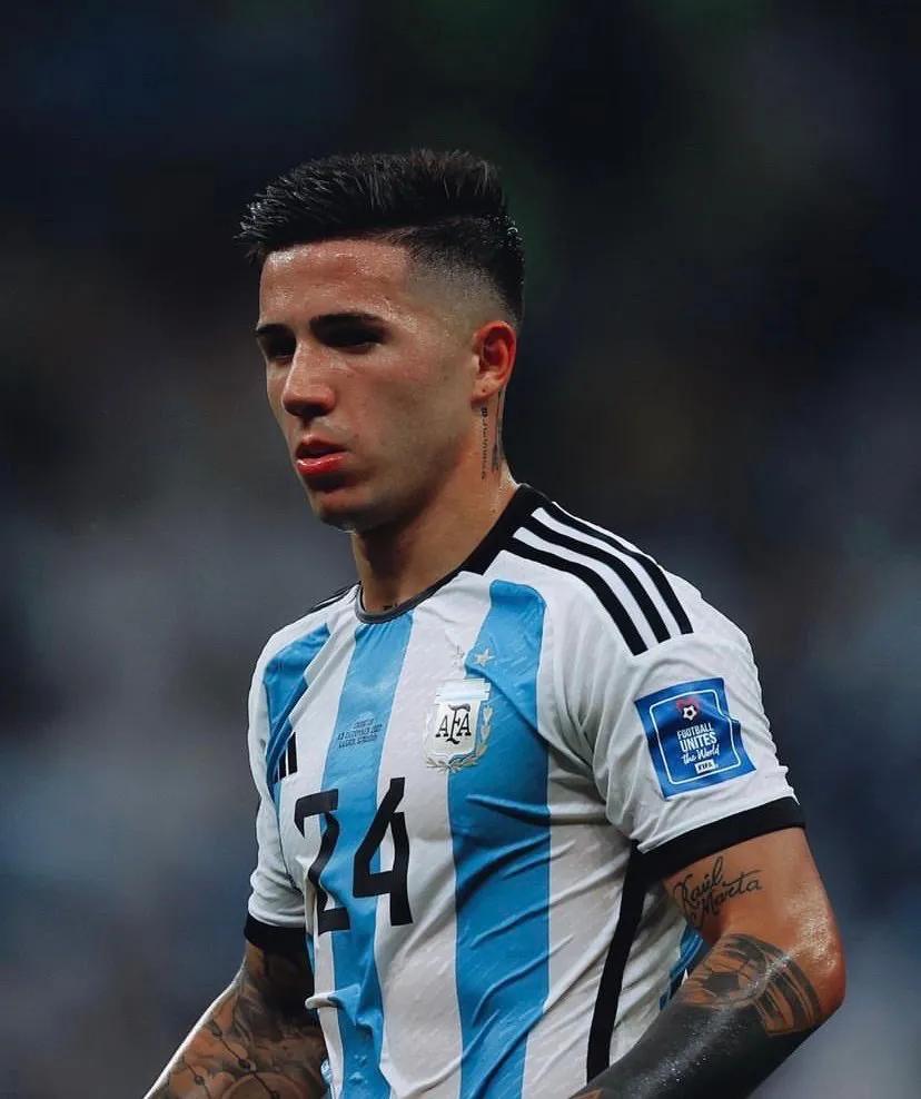 恩佐和阿尔瓦雷斯在河床青训比赛,河床蒙铁尔阿尔瓦雷斯恩佐