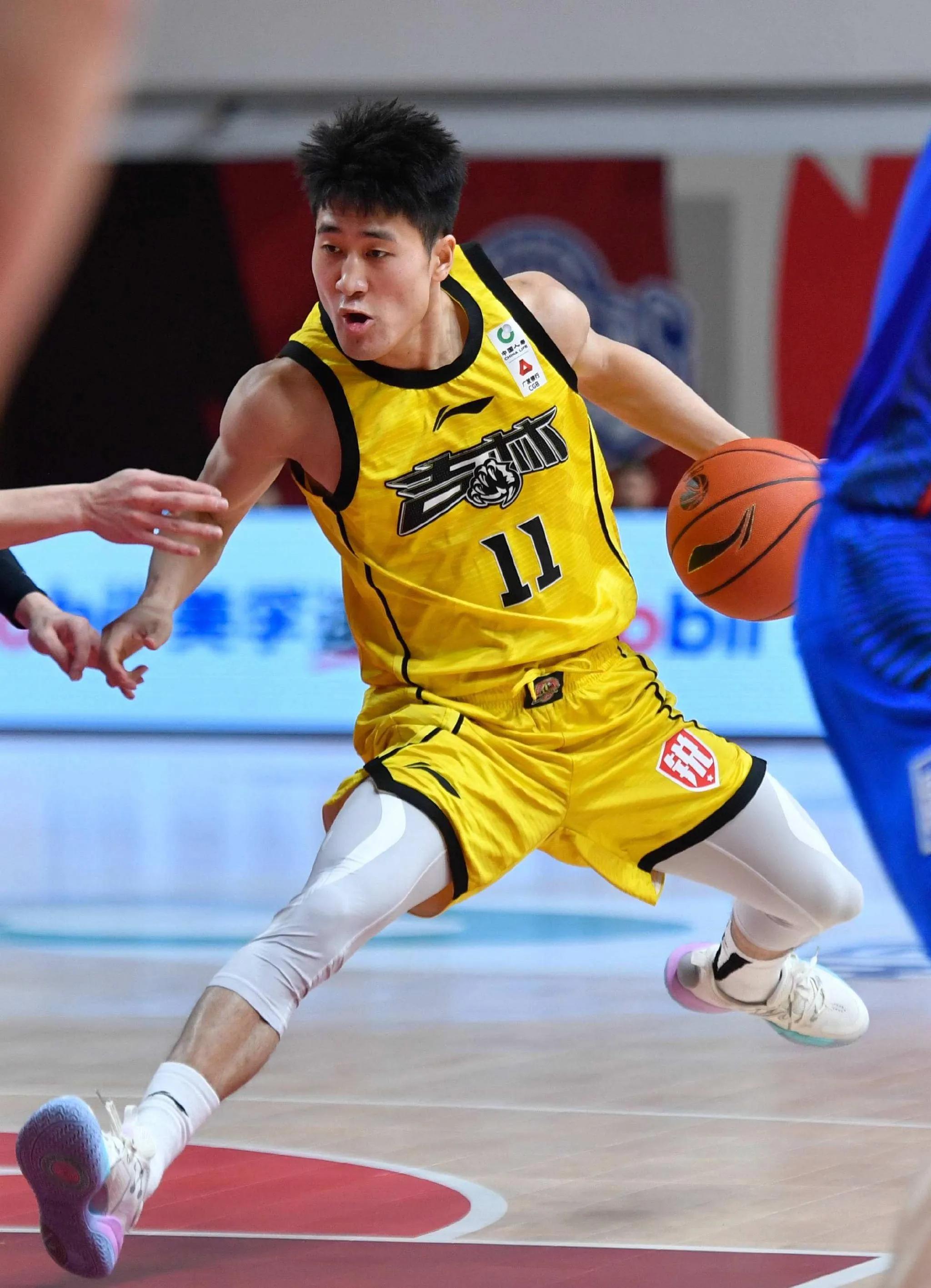 易建联宝刀未老！赵睿MVP27分最高！CBA全明星赛南区胜出