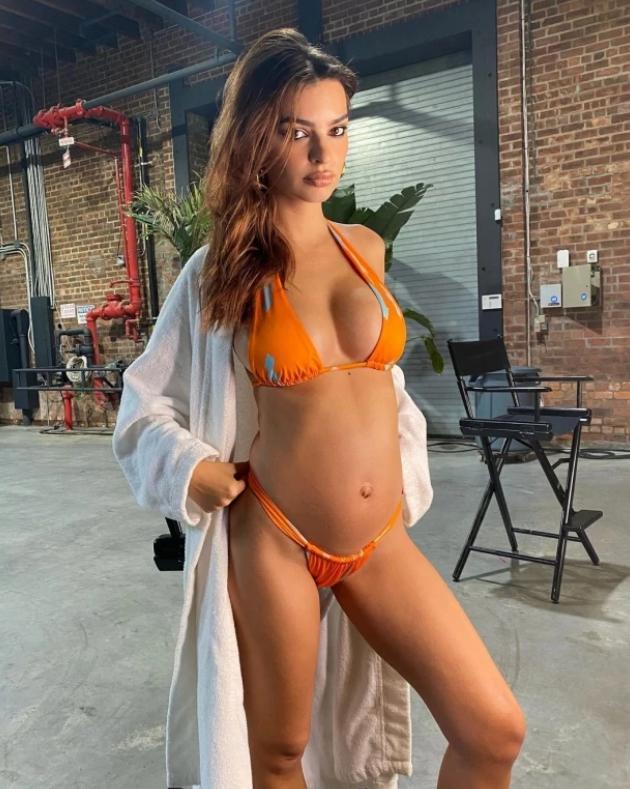 母亲节公开怀孕裸照！解构超模EmilyRatajkowski的10款性感孕妇装