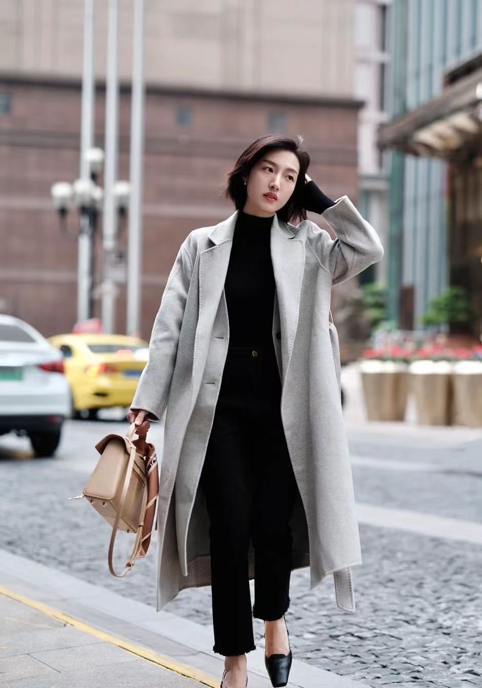 双面呢大衣能搭直筒牛仔裤吗,大衣搭配工装裤子