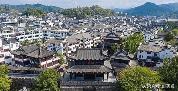 理发师惨遭离婚，转店买车游黄山，放飞自我