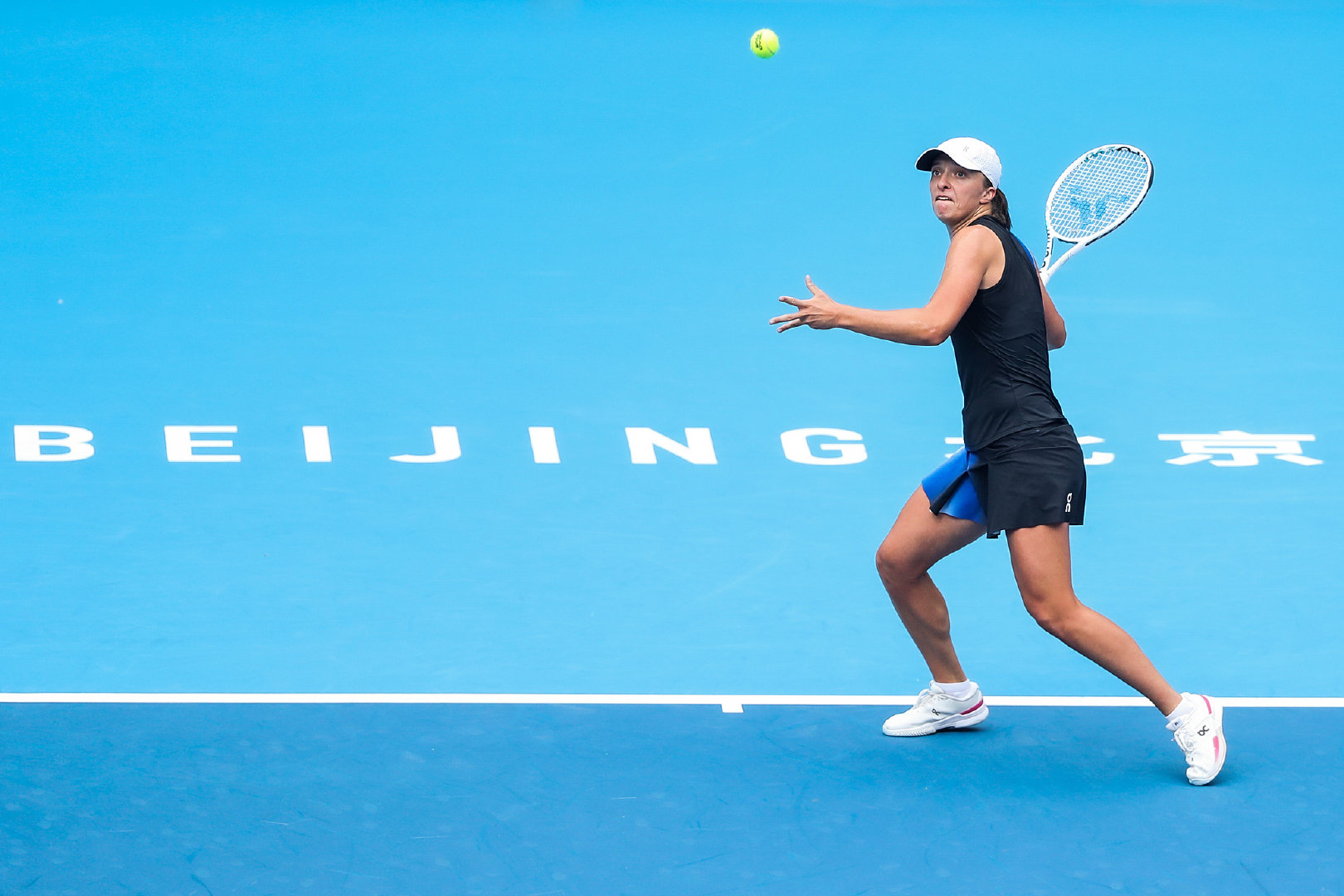 费德勒昂跑联名,费德勒为网球代言