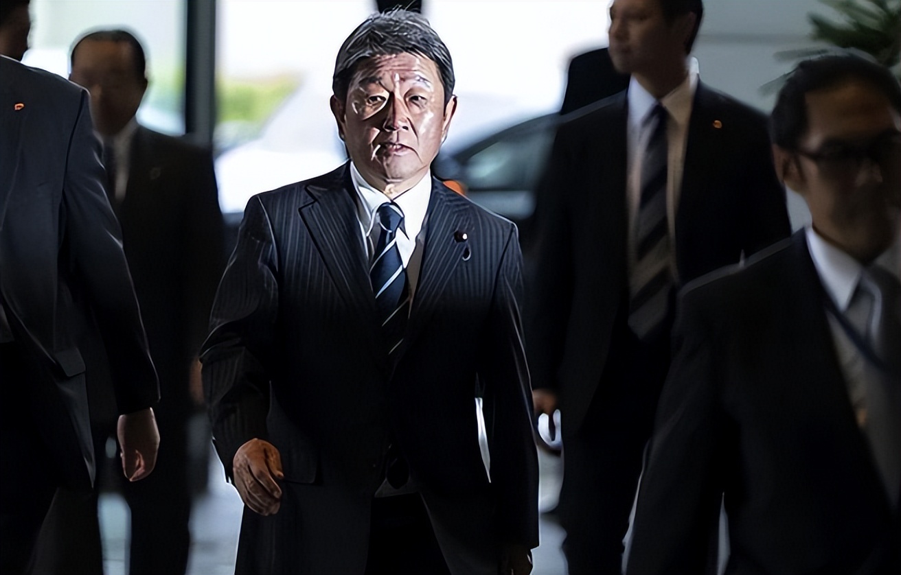 7月10日上午新消息，台海局势变化：中方宣布对日本“全面禁令”