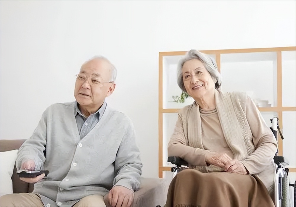 皮肤表面的小肉球是什么,皮肤上的小疙瘩小肉球