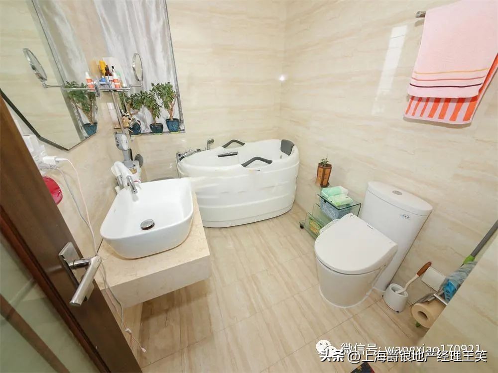 大华十八街区中心位置大平层，195M²1970万，13号线地铁口200米