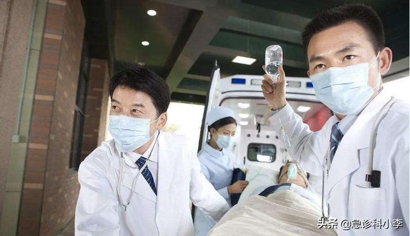 28岁小伙频繁腹痛一查竟是肝癌,70岁大爷腹痛难忍医生一看ct