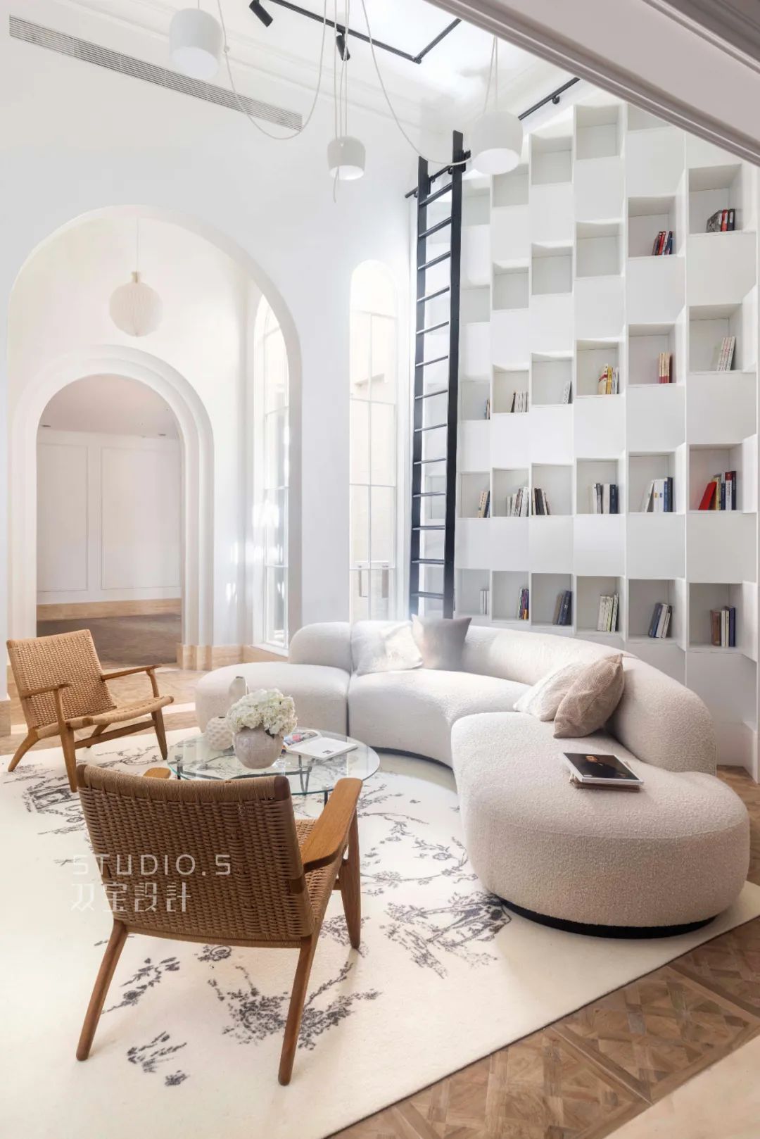 欧式别墅的院子怎么装修,欧式风格房子怎么改成简约风格