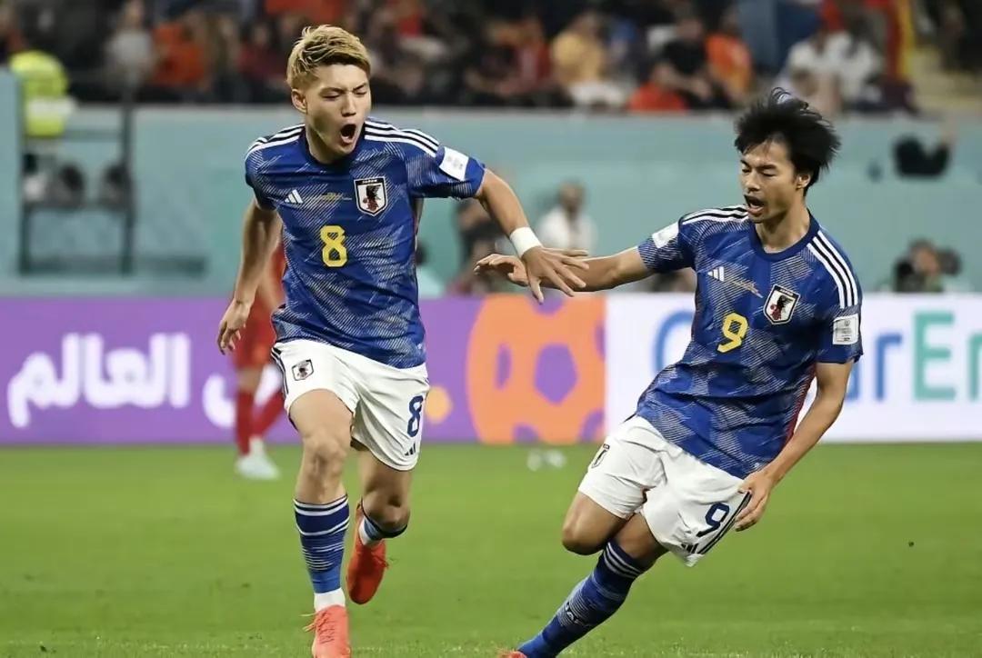 不敢再嘲讽日本足球的豪言壮志！千疮百孔的中国足球，只剩下佩服