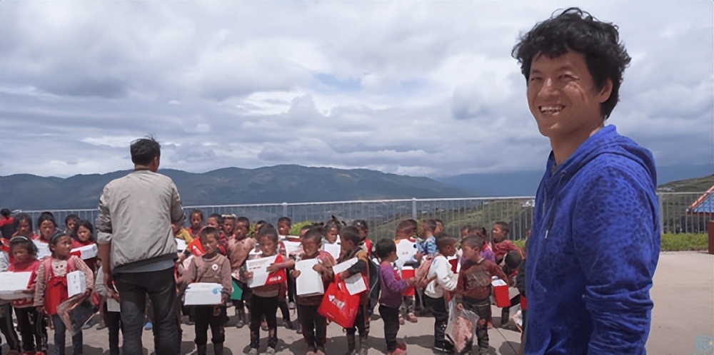 日本导演十年后再访大凉山:政府和志愿者的付出感动世界网友