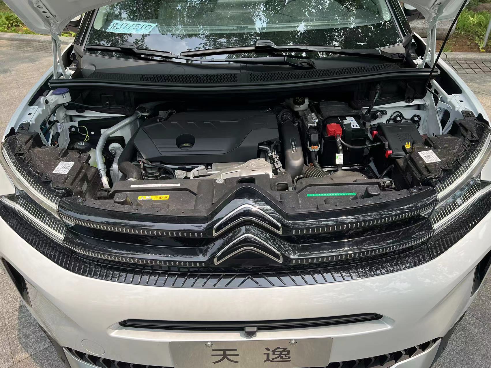 雪铁龙天逸c5高级感,2023款天逸c5外观静态展示