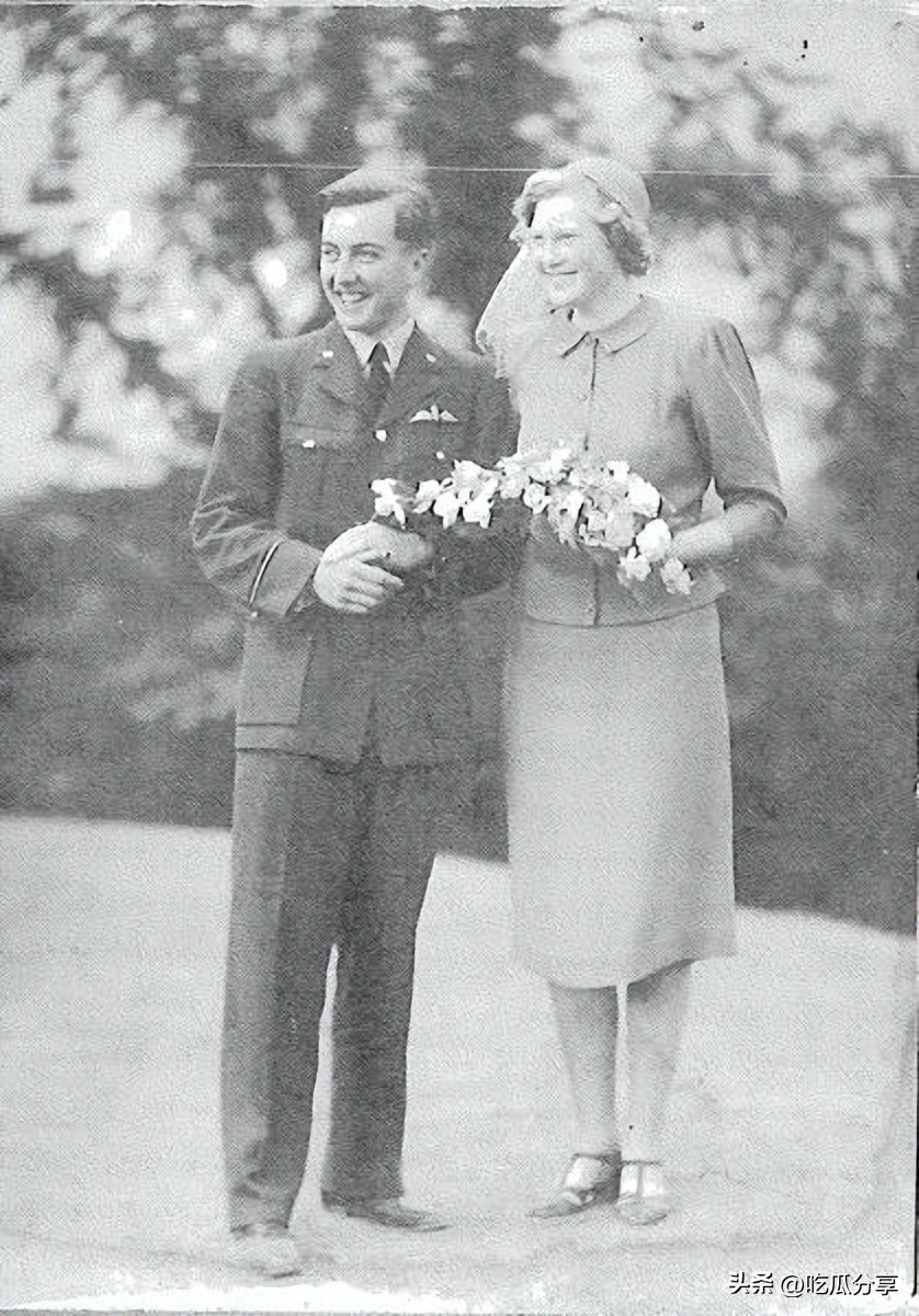 参加婚礼穿冲锋衣去合适吗,参加室外婚礼穿什么衣服