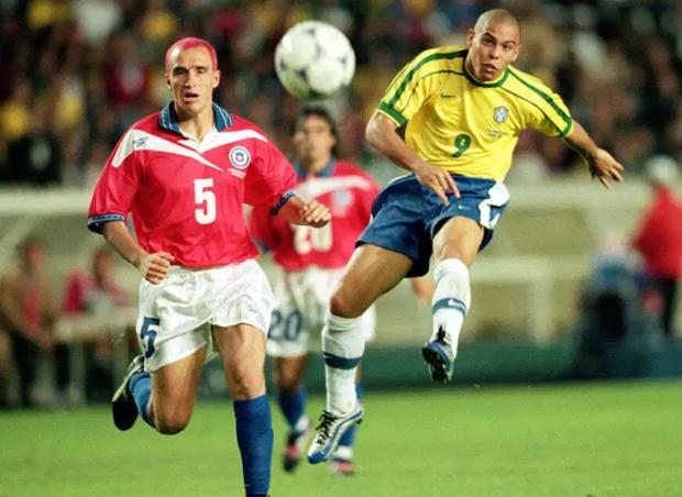 外星人罗纳尔多踢的世界杯的首发,外星人罗纳尔多巴塞罗那