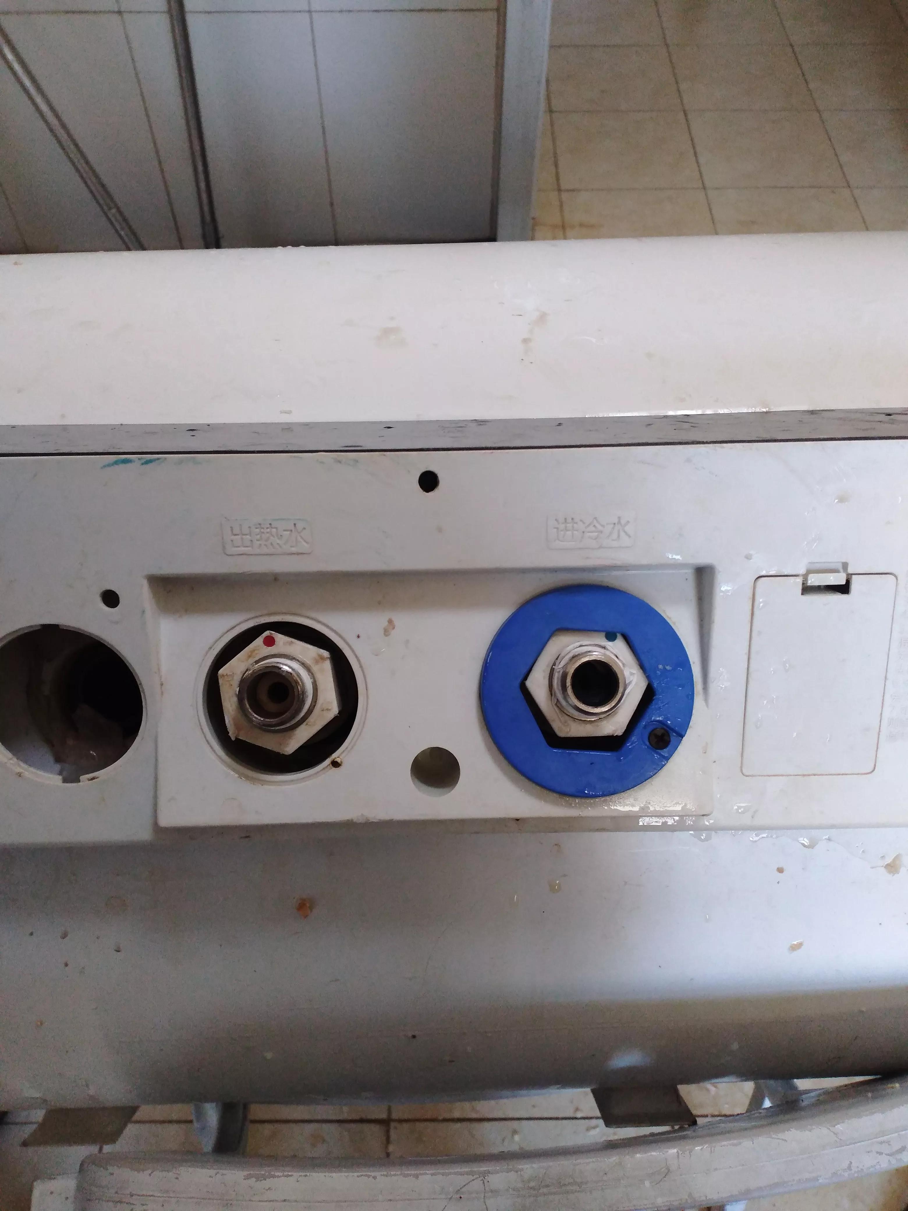 空气能热水器热水出水量小怎么办,热水器除垢后热水变少啥原因