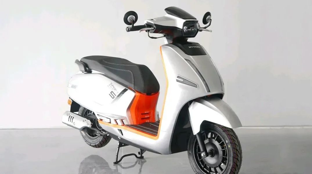 五羊DILA125：低价踏板车最新推出，外观抢眼动力一般