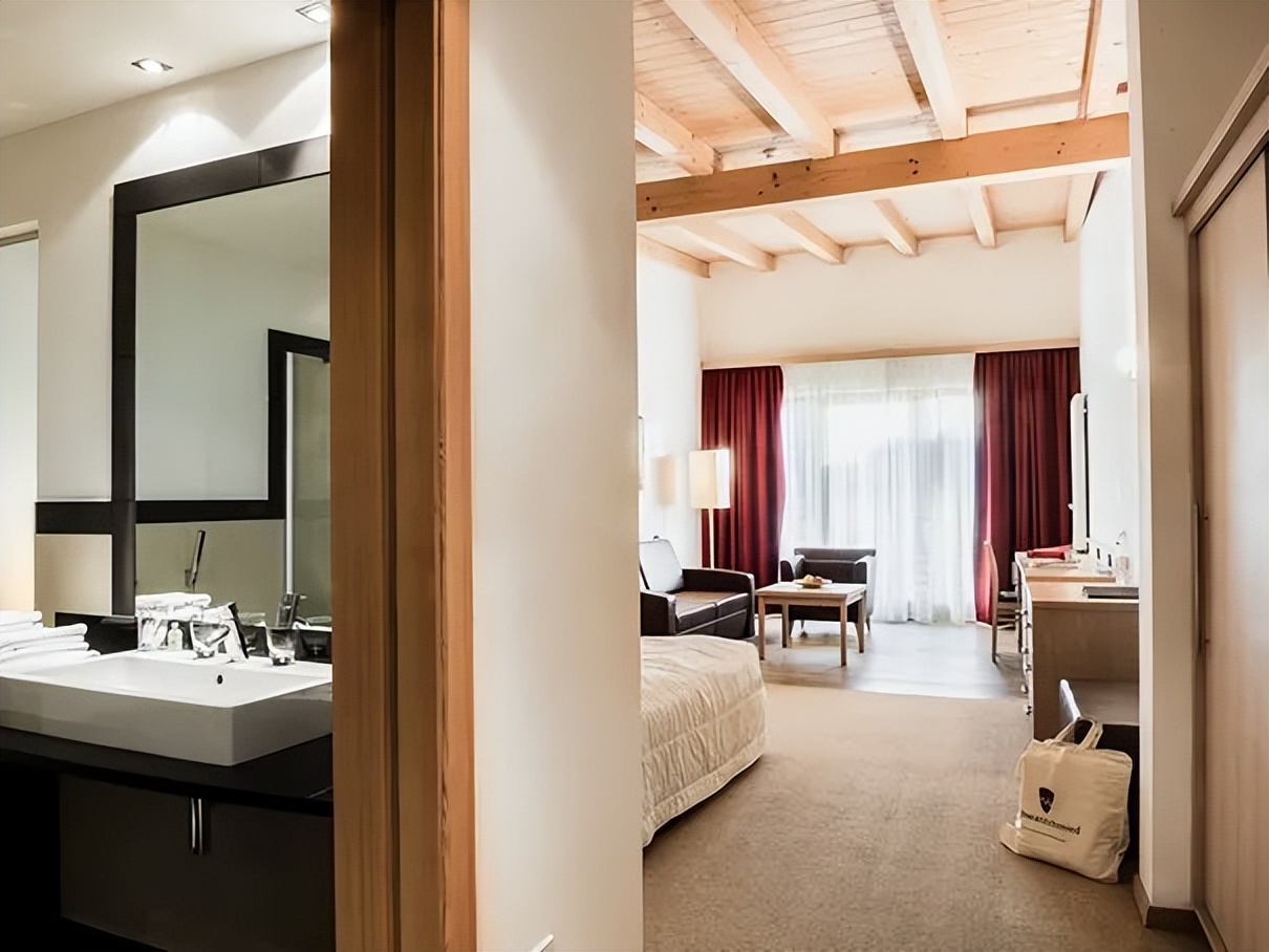 HotelSchwarzschmied在葡萄园城堡里感受度假的氛围