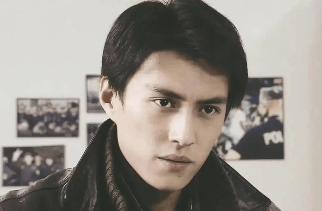 江珊爆料靳东,靳东李佳江珊合影照片