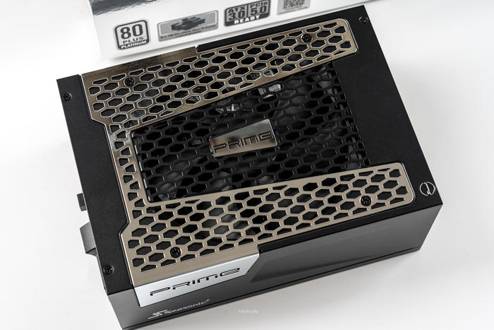 华硕proart4070ti开箱,华硕proartx670配什么显卡