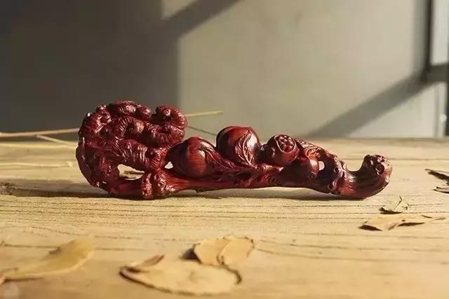 佛手雕件的寓意和象征,翡翠常见的雕件及寓意