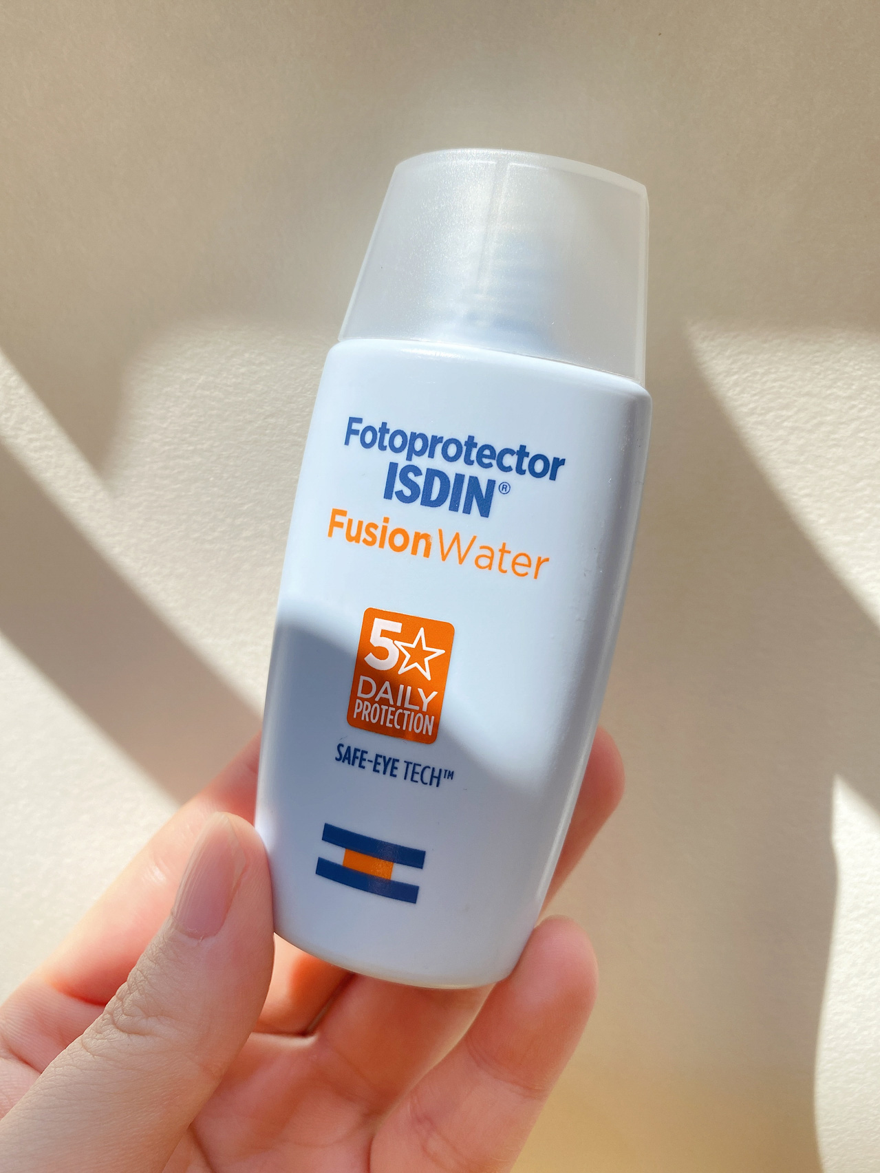 先涂防晒霜还是素颜遮瑕护肤霜,先涂防晒霜还是隔离霜化妆顺序