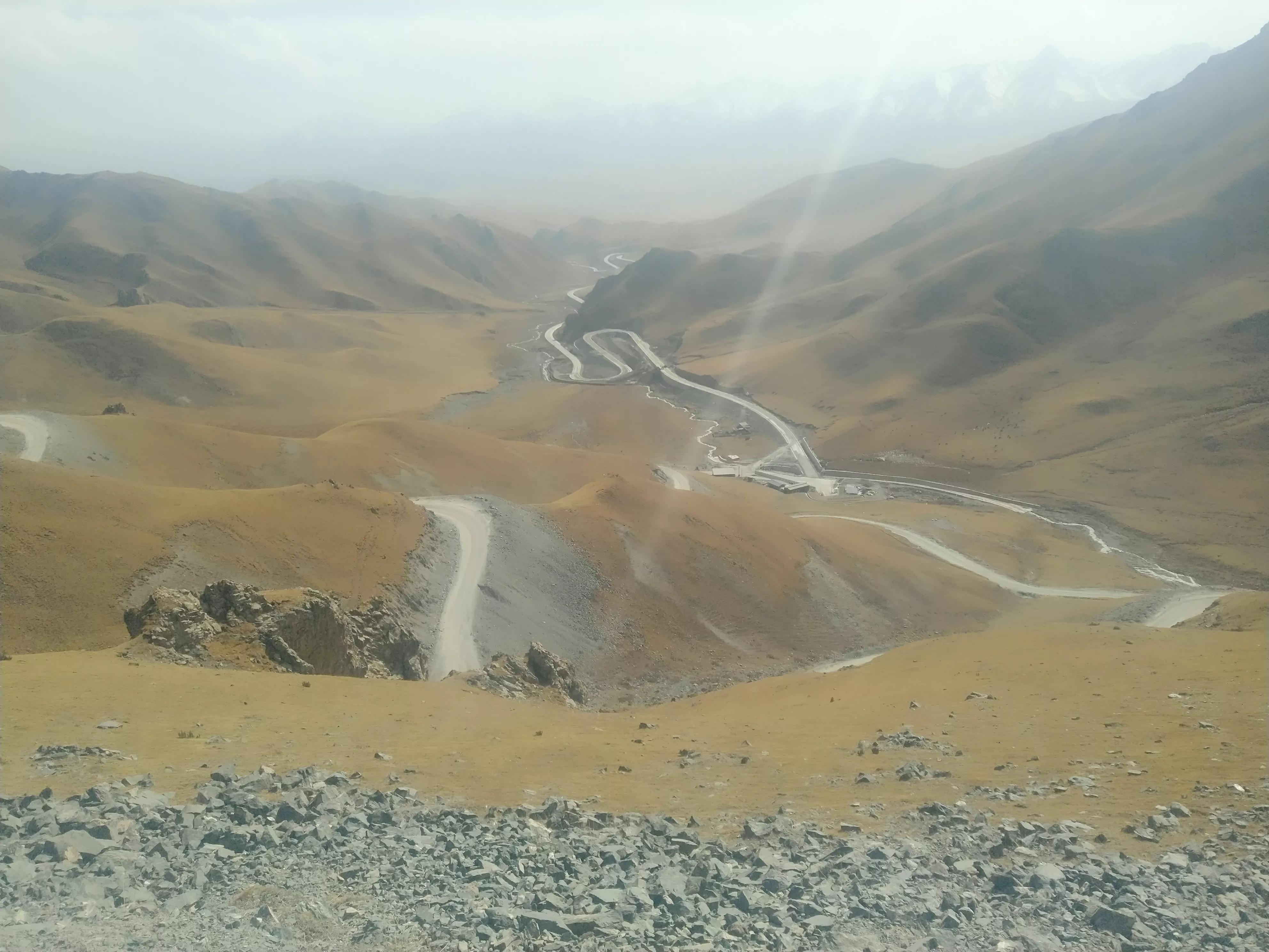 从甘肃翻越祁连山到青海,从肃北到青海沿途风景