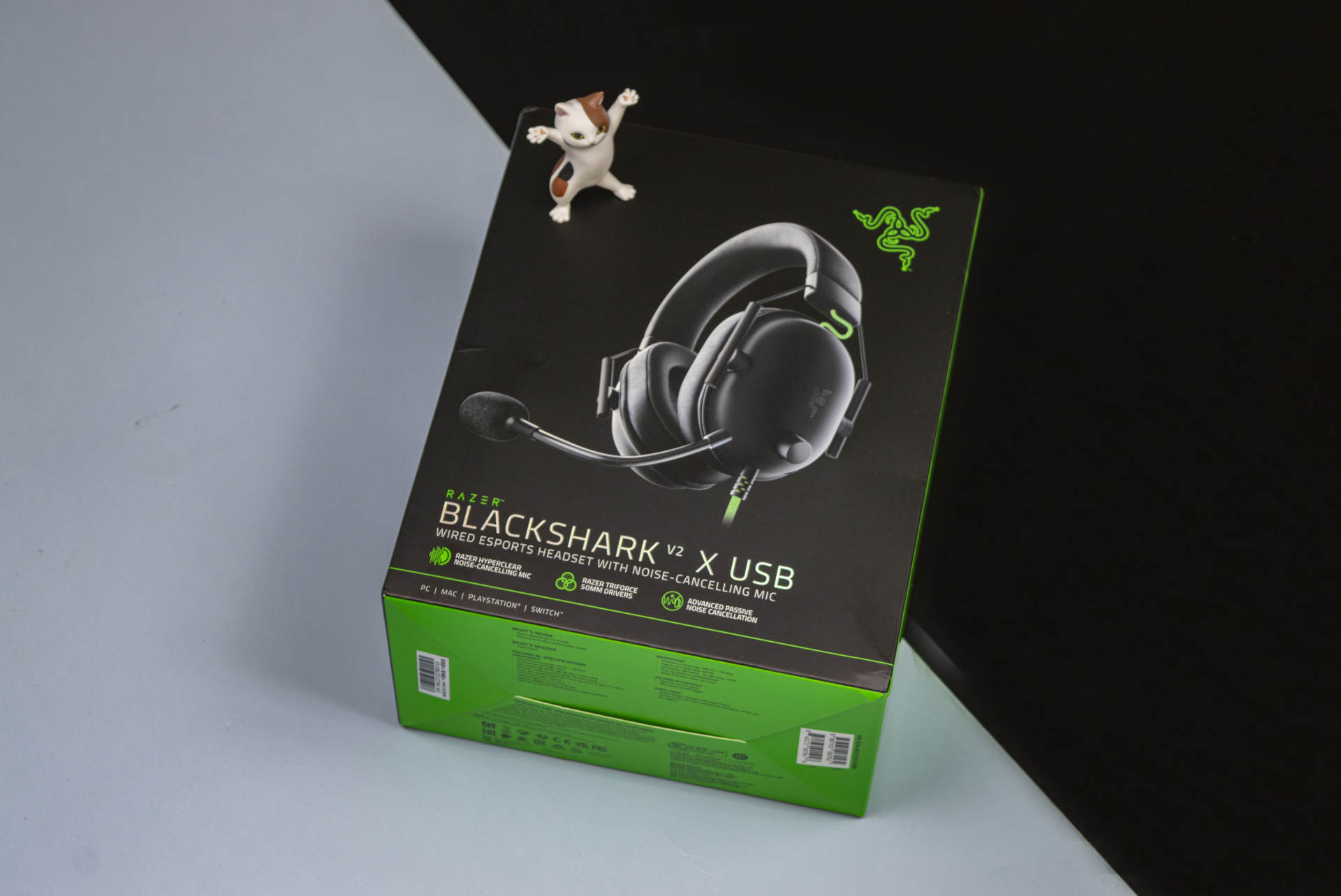 razer雷蛇旋风黑鲨v2x和平精英,雷蛇旋风黑鲨V2游戏耳机