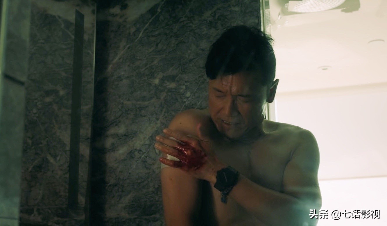 无线五虎之一，64岁的苗侨伟，为何能成邵氏《飞虎》系列常青树？