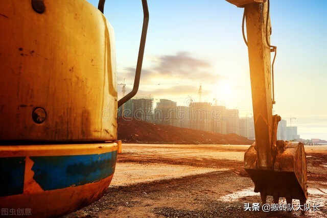 开发商躺平！建筑行业内卷！2022年后半年，行业发展有无转机？