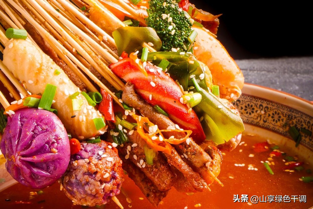 地摊小吃技术配方教程,适合一年四季卖的小吃的小配方