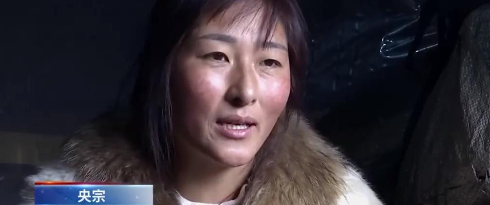 藏族女孩19岁跟男友私奔，因没身份证，遭家暴后等了20年才回到家