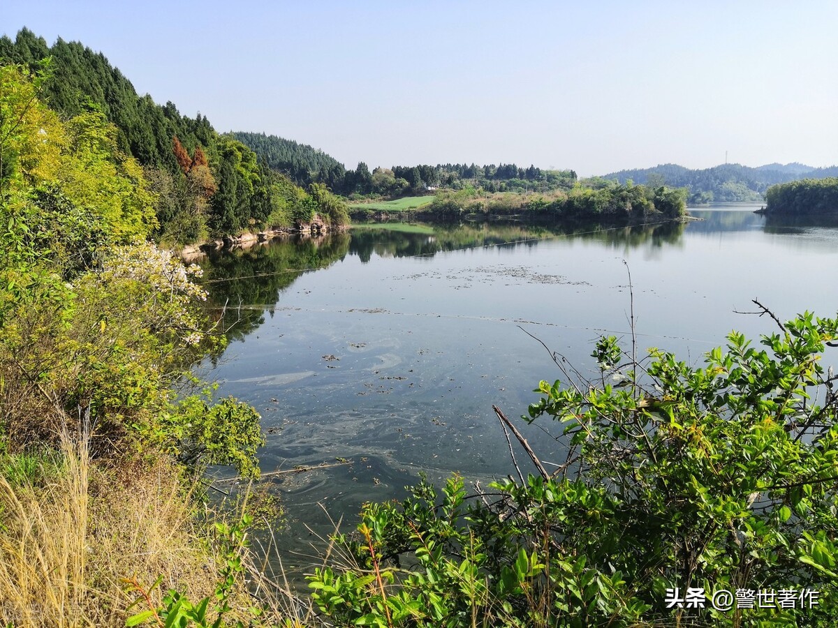 七律山水情怀诗,青山绿水美景如画七律诗