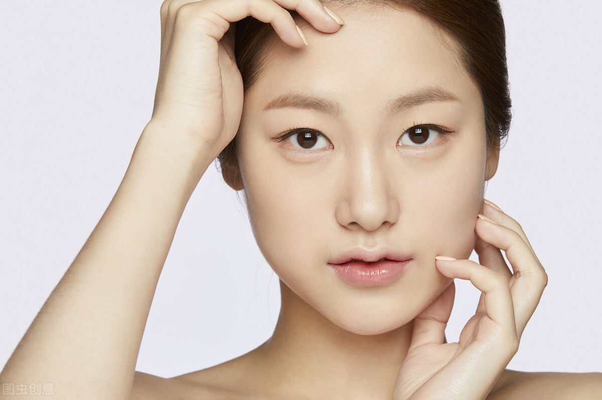 爽肤水精华和面霜区别,精华液能和爽肤水面霜一起用吗