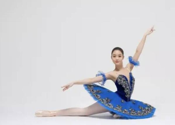 被刘銮雄抛弃的女星,宫斗失败后她重生了