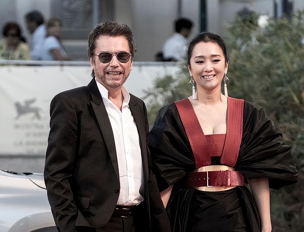 巩俐巅峰时期照片,巩俐40岁时颜值巅峰